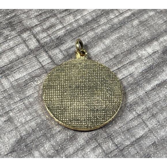 Vintage Camp Fire Girls Enamel Pendant / Charm Girl Scouts Gold Tone - Picture 3 of 3